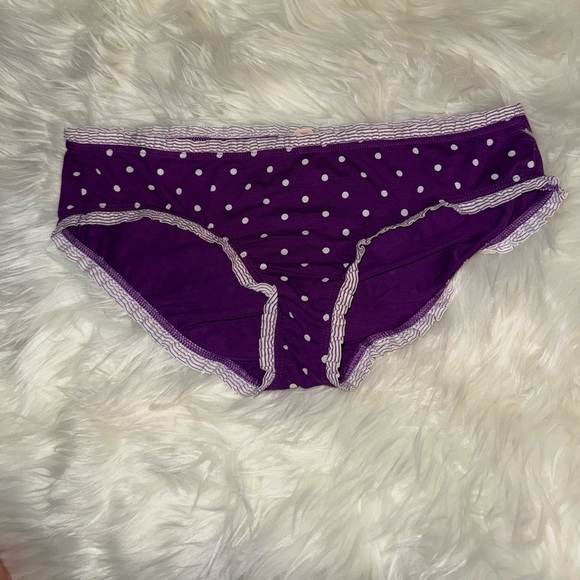 Victoria Secret underwear- large-NWT-hiphugger- Purple Polka Dot - Picture 1 of 3